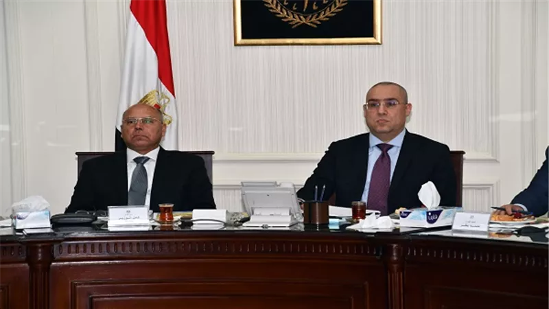 وزيرا الإسكان والنقل يستعرضان التقييم الفنى والمالى لـ