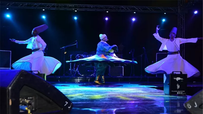 بالصور.. بدء حفل طلاب أكاديمية الفنون بـ 
