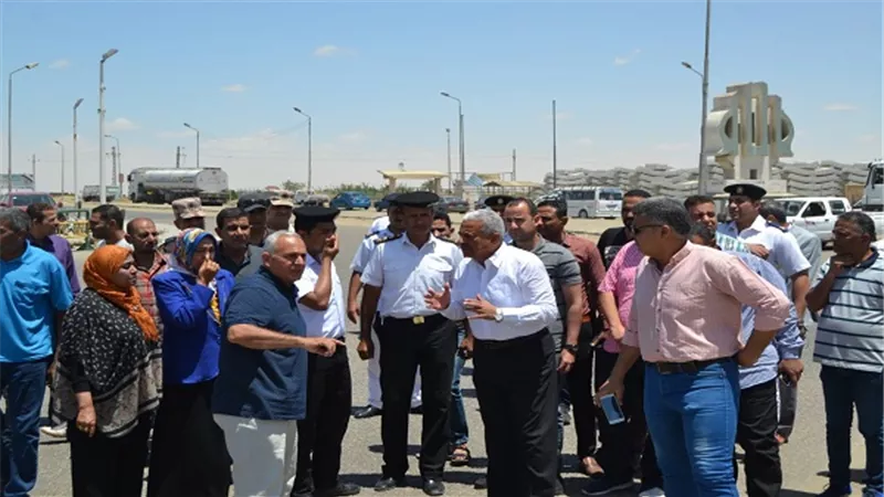  محافظ السويس يتفقد ميدان الشهيد حسني عويس بالنفق