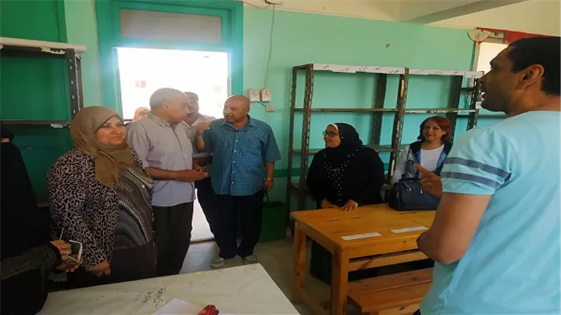 مدير تعليم السويس تحيل ادارة مدرسة بالكامل للتحقيقات .. والسبب
