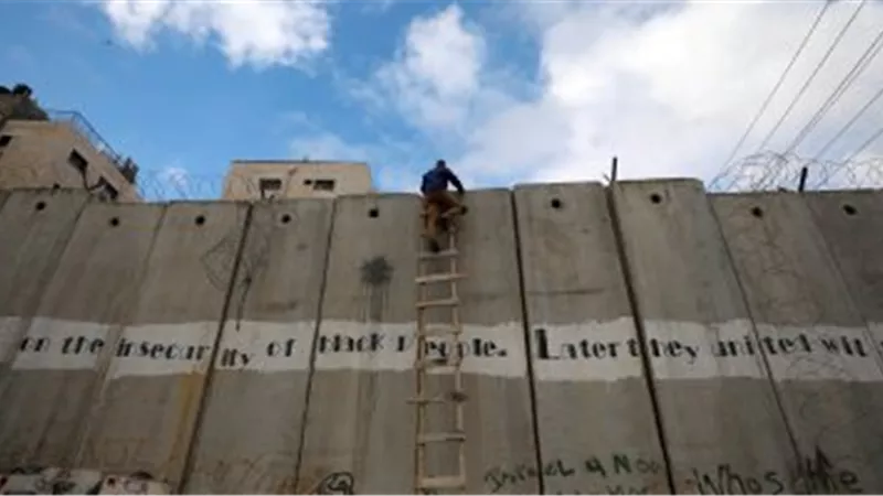 شباب فلسطين يتحدى 