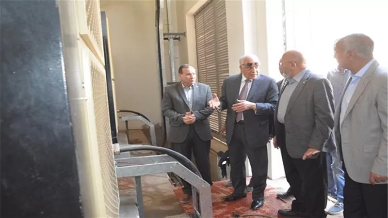 محافظ الجيزة يتابع تجارب التشغيل الاولية واخذ العينات بمحطة مياه جزيرة الدهب