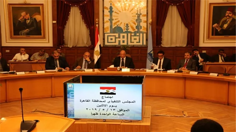 محافظ القاهرة: تعميم زراعة أسطح العقارات مع البدء بأسطح المصالح الحكومية