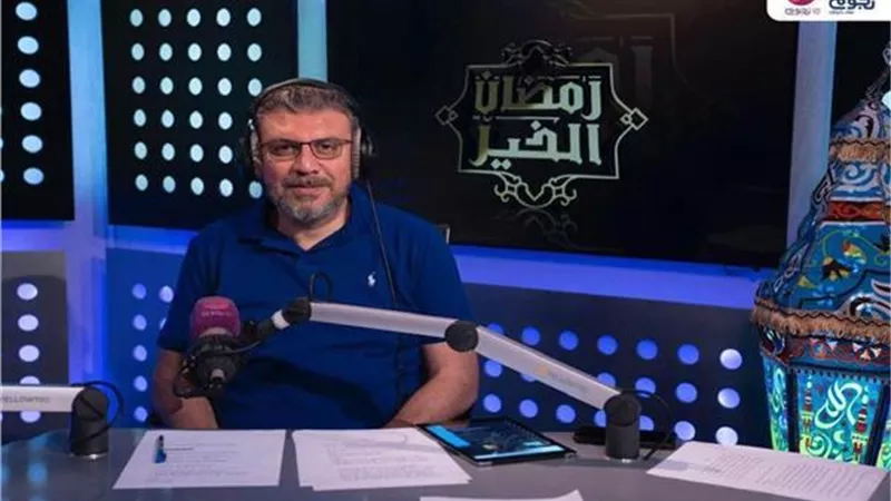 عمرو الليثي يهدي مشروع ملابس لسيدة ببرنامج رمضان الخير بنجوم اف ام 