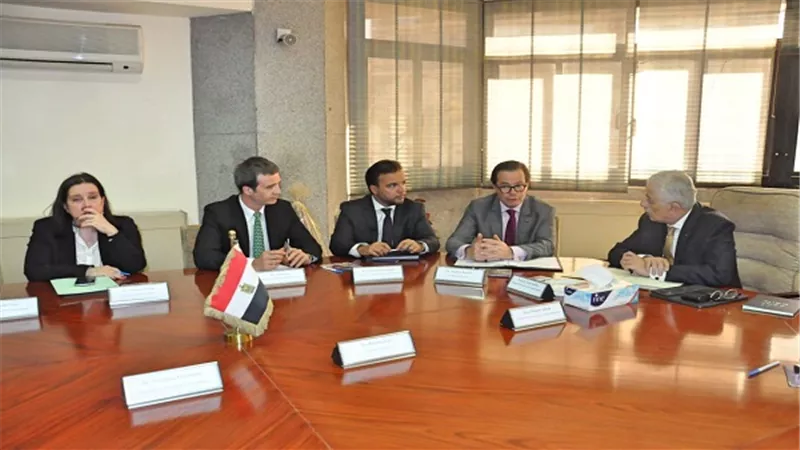 وزير التربية والتعليم يبحث مع سفير فرنسا بالقاهرة تزويد بنك المعرفة بموارد رقمية باللغة الفرنسية