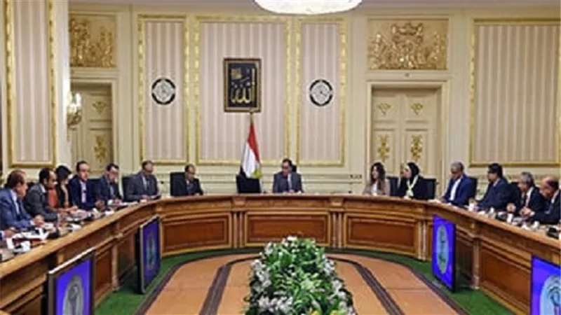رئيس الوزراء يجتمع مع رجال الصناعة‎ 