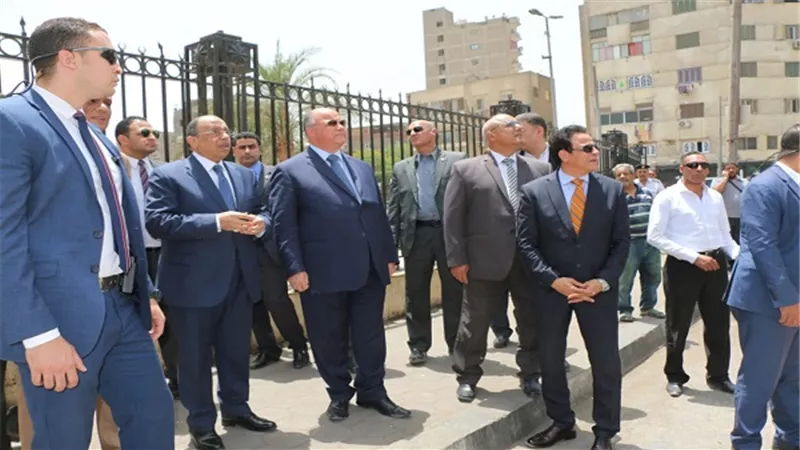 وزير التنمية المحلية ومحافظ القاهرة يتفقدان أعمال تطوير ساحة مسجد السيدة زينب