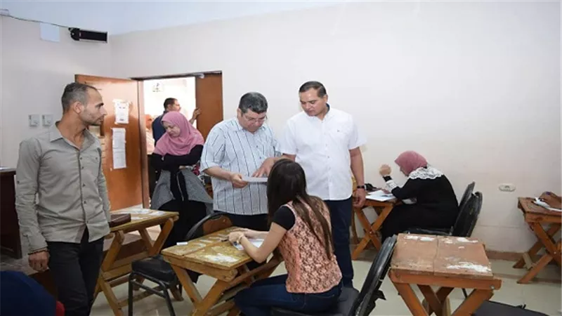 12400 طالب يؤدون امتحانات نهاية العام بكليتى الزراعة والآداب بسوهاج