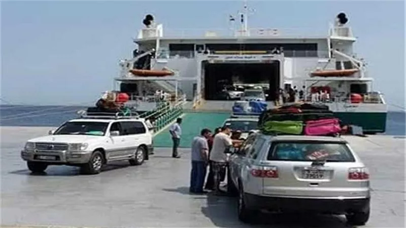  اليوم.. تداول 317 شاحنة بضائع و248 سيارة بموانىء البحر الاحمر