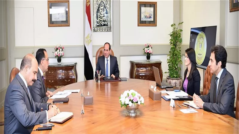 الرئيس السيسي يجتمع مع رئيس الوزراء ووزيرة السياحة