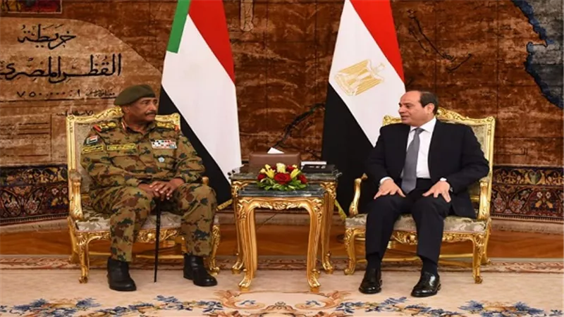 الرئيس السيسي يستقبل رئيس المجلس العسكري الانتقالي السوداني
