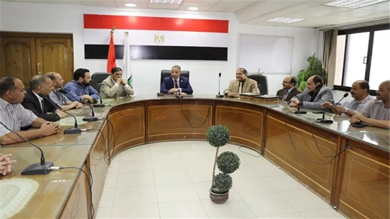 الدكتور الانصارى يستقبل أعضاء 