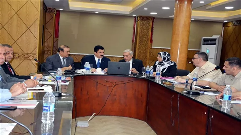 مرزوق وعجلان.. يتابعان غرفة عمليات الثانوية العامة بمديرية تعليم القليوبية
