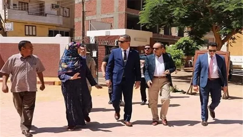  محافظ سوهاج ووكيل الوزارة يتفقدان لجان الثانوية العامة