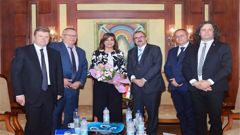 وزيرة الهجرة تلتقي وفدا من لجنة الأمن والدفاع بمجلس الشيوخ التشيكي 