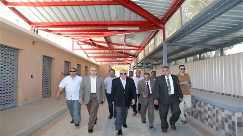 محافظ الجيزة: إنشاء 118 باكية حضارية للباعة الجائلين بزنين