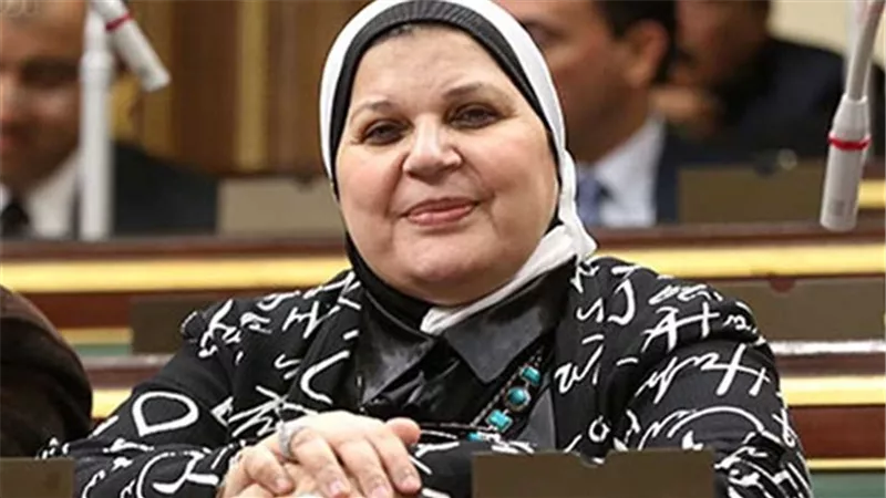 وكيلة القوى العاملة تشيد بزيارة الرئيس للمنتخب وتفقده الاستعدادات لبطولة أمم افريقيا