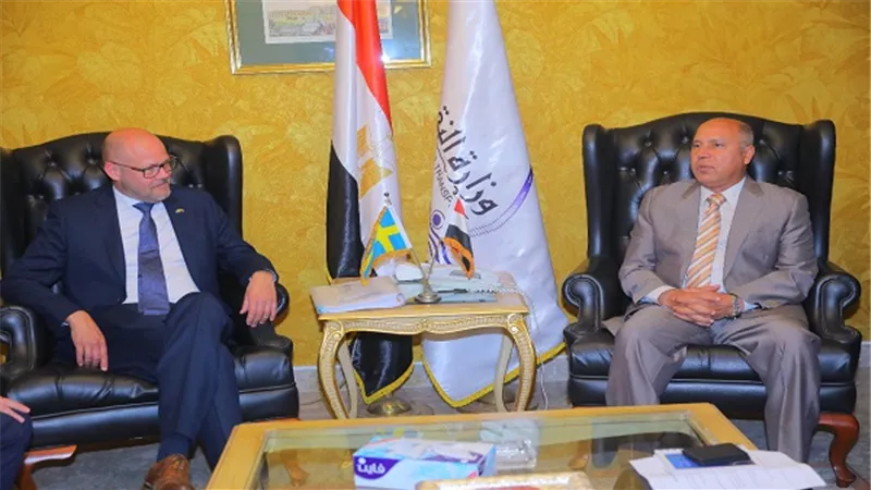 وزير النقل يبحث إمكانية تطبيق نظام BRT 