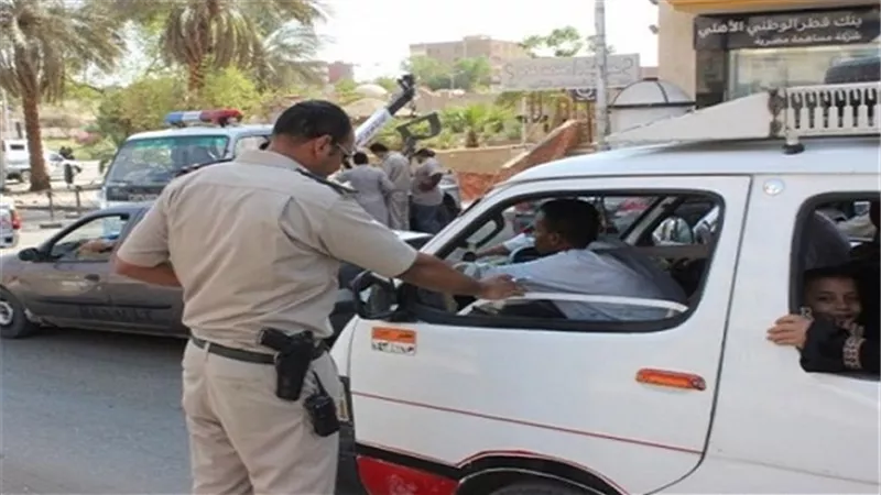ضبط 696 مخالفة مرورية بسوهاج