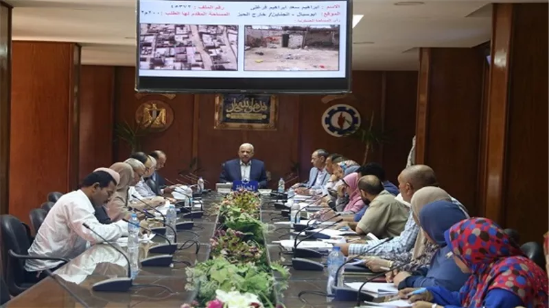 متابعة اعمال لجنة تقنين أوضاع الاراضي بالسويس