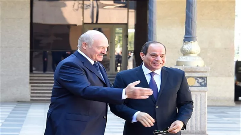 الرئيس السيسي يعقد مباحثات على مستوى القمة مع رئيس بيلاروسيا