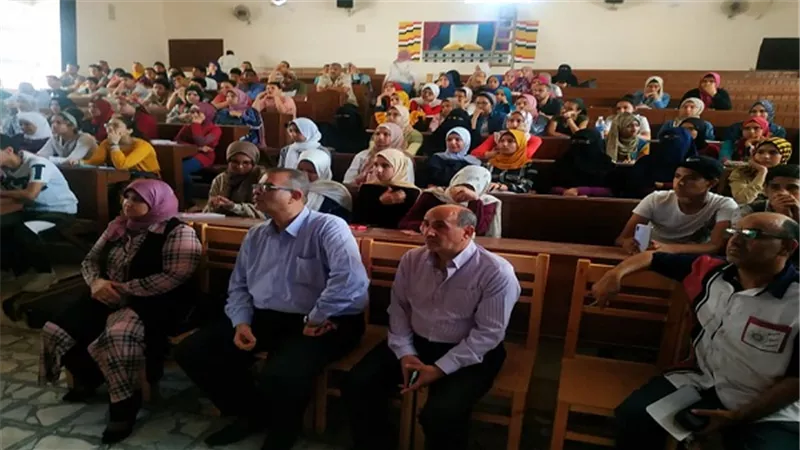 محاضرات لطلاب التعليم الثانوي بالسويس للتدريب على منظومة التابلت 