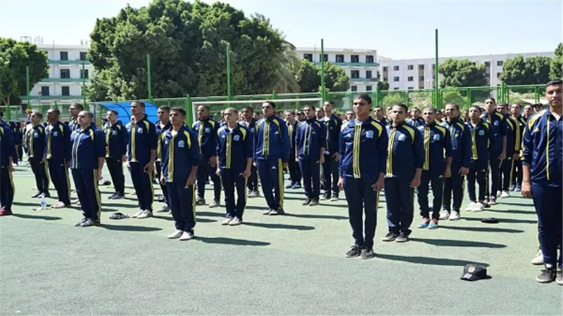 طلاب التربية الرياضية بسوهاج يواصلون تدريباتهم بمعسكر الخدمة العامة