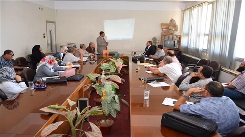 عزيز يجتمع برؤساء معايير الجودة بكلية طب بسوهاج