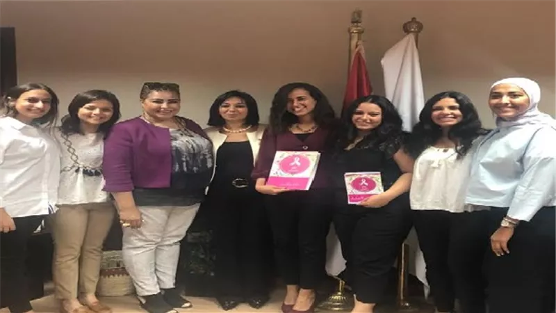 برلمانية تلبي دعوة فتيات حملة 