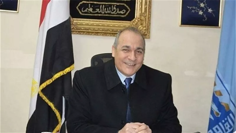 مدير تعليم القاهرة يهنئ محافظ القاهرة بالعيد القومى للمحافظة