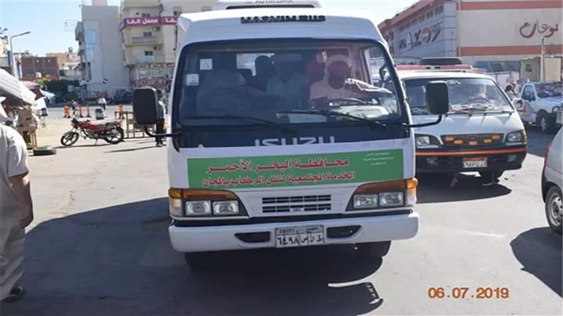 محافظ البحر الأحمر: استمرار خدمة مجانية لنقل أهالى المحافظة من الدهار للموقف الجديد
