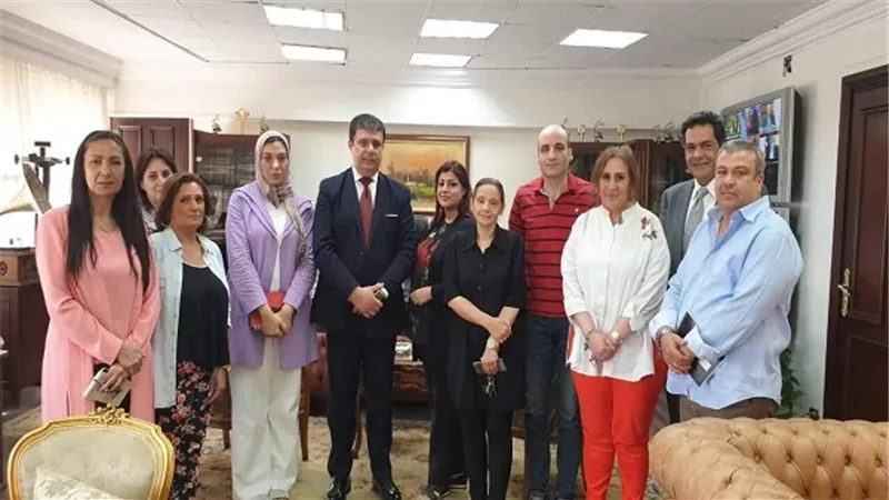 حسين زين يناقش خطة عمل مستقبلية مع قيادات قطاع الأخبار بالوطنية للإعلام