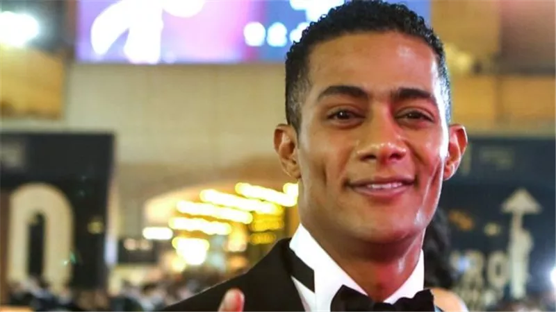 حكاية محمد رمضان مع كمسرى أتوبيس النقل العام