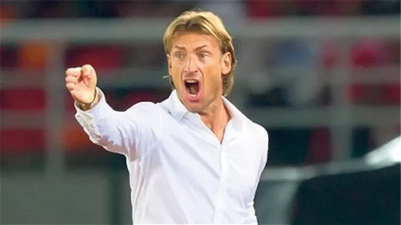 المدير الفني للمنتخب المغربي: مصر تمتلك فريقا قويا ومدربا جيدا.. وهذا رأيي في المنافسة على كان 2019