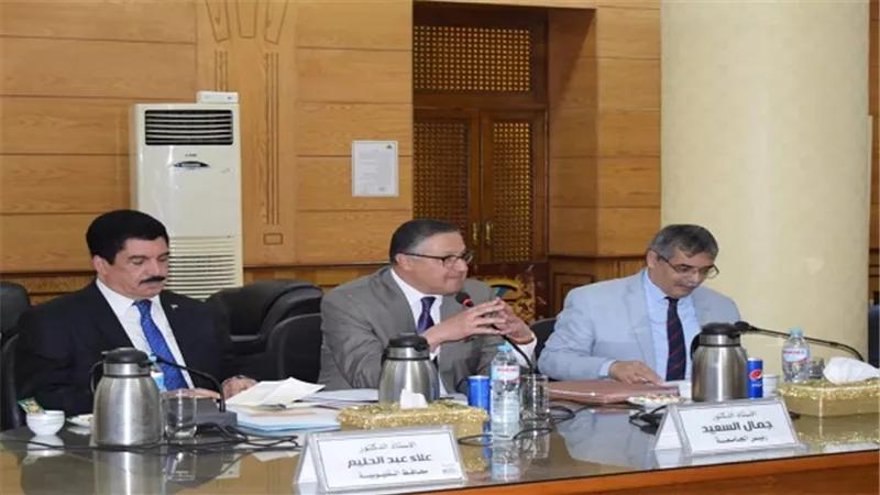 بحضور محافظ القليوبية: السعيد يترأس اجتماع مجلس جامعة بنها
