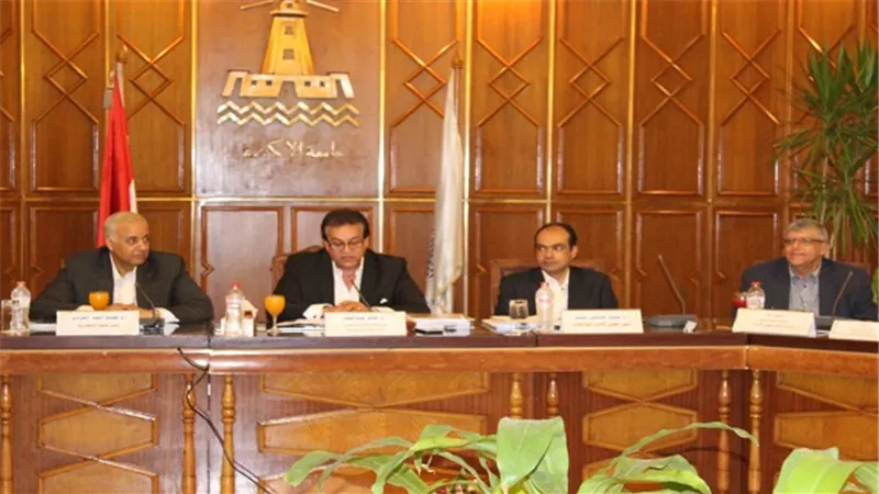 وزير التعليم العالي يرأس اجتماع المجلس الأعلى للجامعات بجامعة الإسكندرية