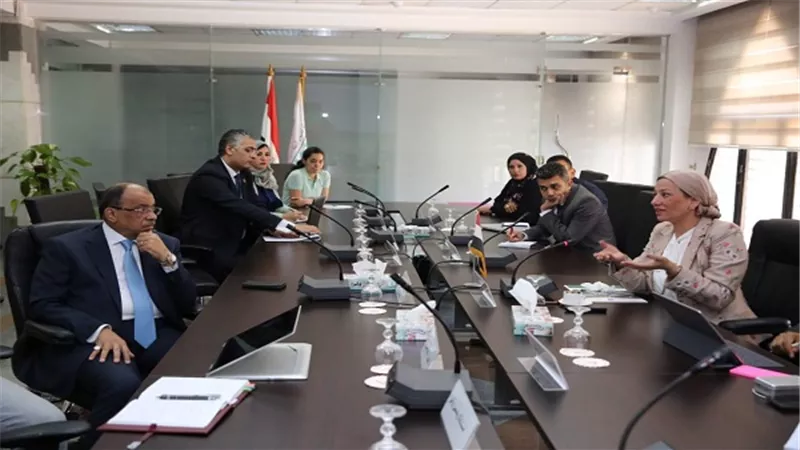 وزيرا البيئة والتنمية المحلية يناقشان منظومة النظافة الجديدة