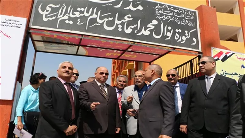 بتكلفة 24 مليون جنيه.. محافظ القاهرة يفتتح مدرستين بحى شرق مدينة نصر