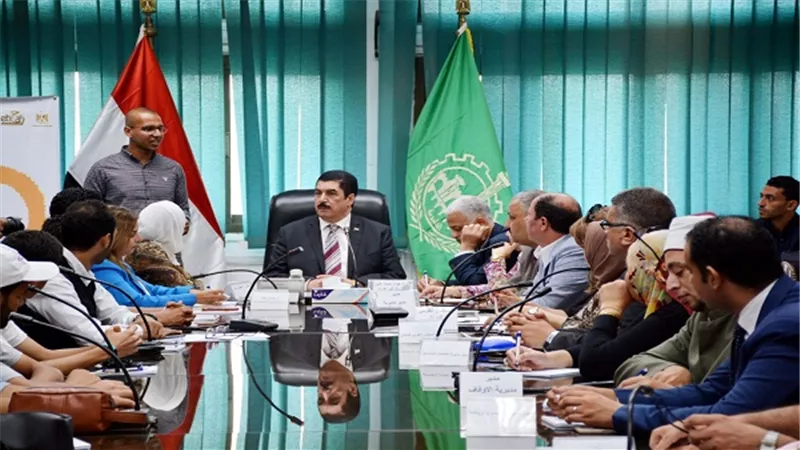 محافظ القليوبية يترأس جلسة الحوار الشبابي الذي ينظمها صندوق الأمم المتحدة للسكان 