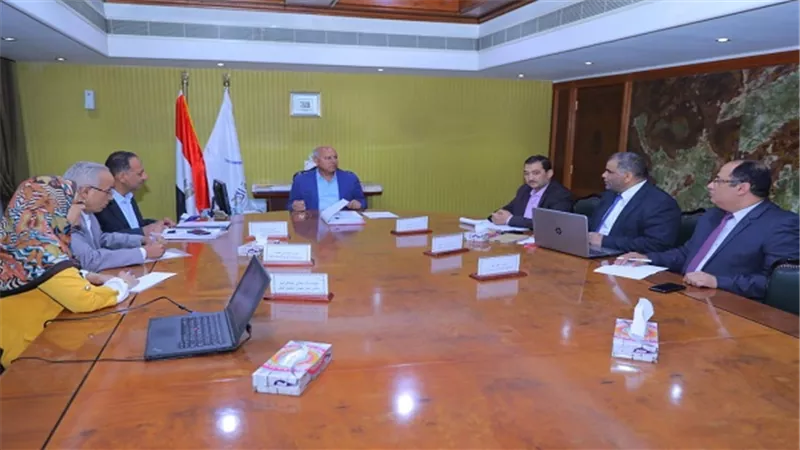 وزير النقل يعقد اجتماعا موسعا لمتابعة مستجدات جهاز تنظيم النقل البري الداخلي والدولي 