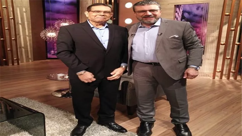 بالفيديو..  سامي فهمي يترك التمثيل ويعمل طباخ بامريكا 30 سنة !!!