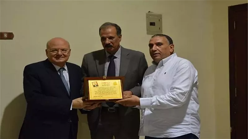 جامعة الزقازيق تكريم نائب رئيس الجامعة لشئون التعليم والطلاب