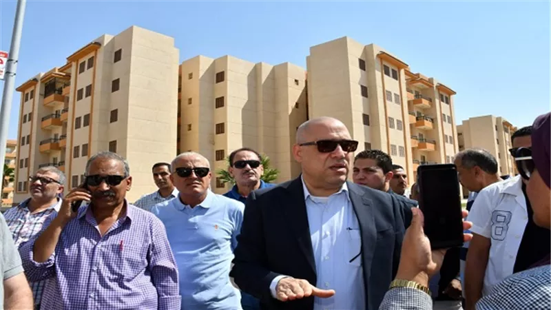 وزير الإسكان يختتم جولة استمرت ٥ ساعات بتفقد الوحدات السكنية بمشروع 