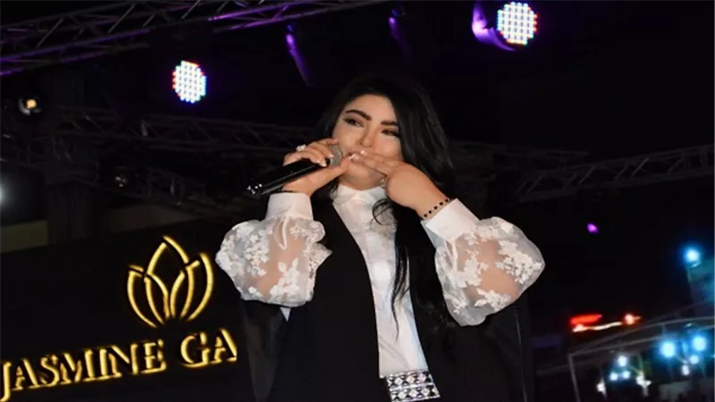 مروى اللبنانية تتجاوز أحزانها وتعود لحفلاتها ونشاطها الفني