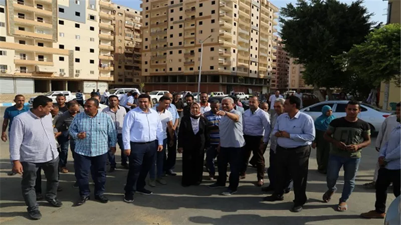 المحافظ يتفقد انتهاء تطوير منطقة السحاب بالسويس