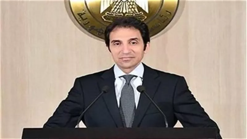 بسام راضي يحذر من صفحات تنتحل صفة المتحدث الرسمي لرئاسة الجمهورية