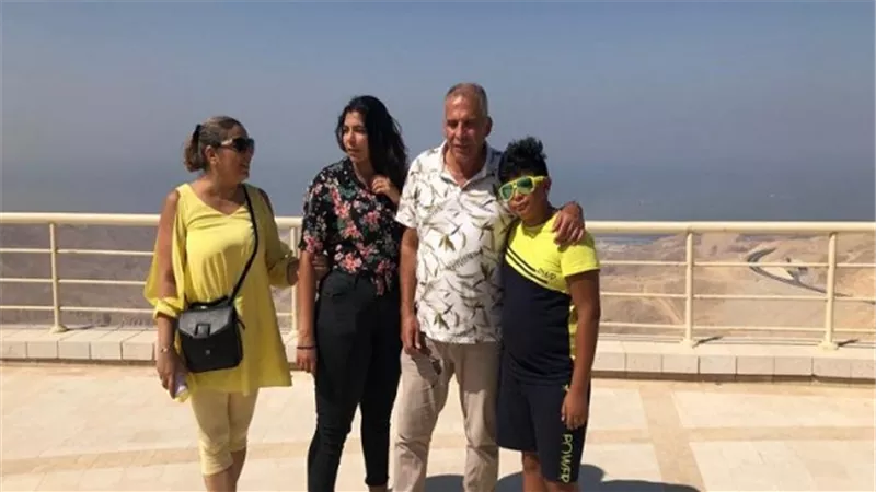 مواطن مصري تعرض للإساءة في طائرة رومانية يزور مدينة الجلالة الجديدة