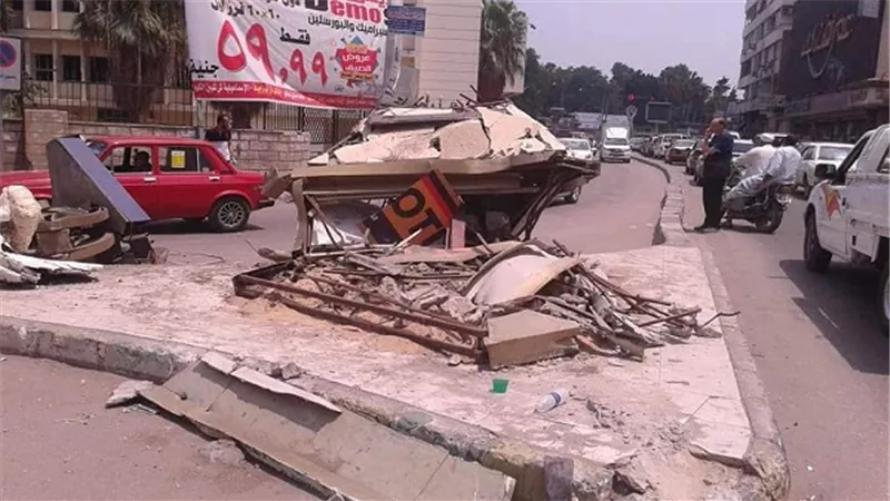 بالصور..  حادث تحطم تمثال السلام بالمنصورة 
