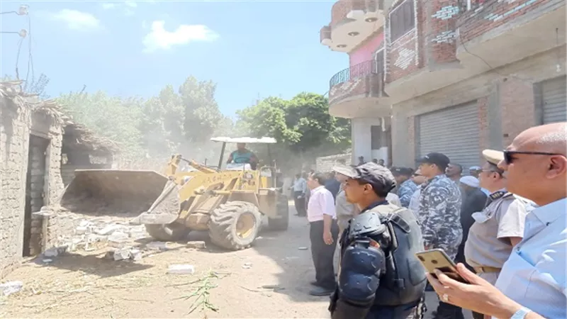 حملة إزالة بطوخ لعدد ١٠٥ حالة بمساحة ١٩٨٧ مترا 