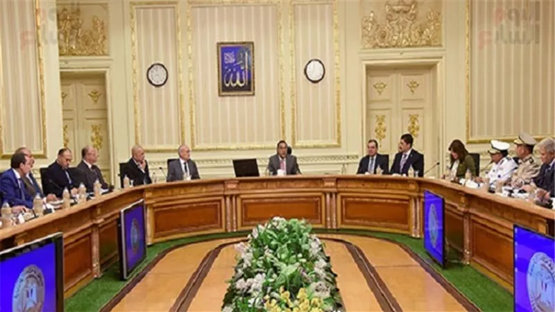 محافظ القليوبية: التعامل بحسم مع البناء العشوائى والتواجد الأمنى بمحور الطوارئ
